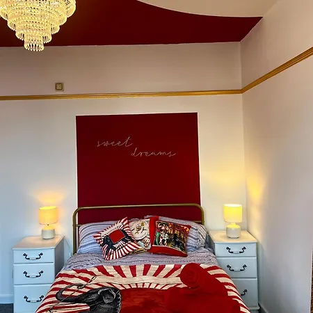 Circus Suite Blackpool Esterno foto